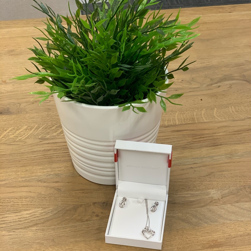 Morgan Jewelers Necklace/earring set
